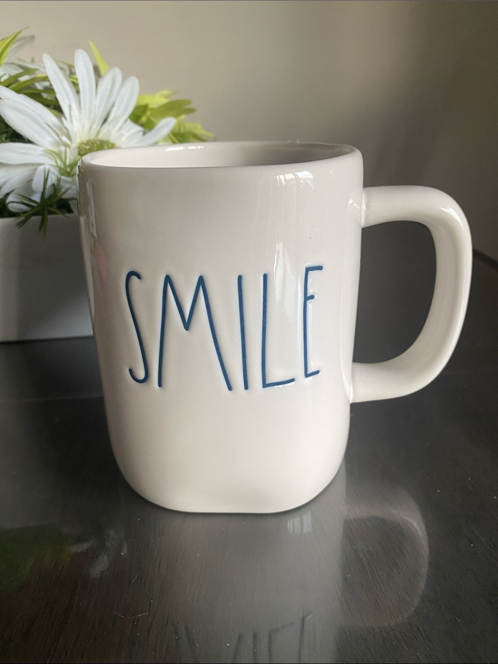 Free Ad On $10💥 Rae Dunn Ceramic Mug SMILE